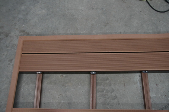 Anti-corrosie WPC Teak Deck Hollow WPC Decking Abrasion Proof