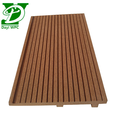 Moderne milieuvriendelijke WPC-plafondpaneel WPC-bordwandbekleding voor hotel