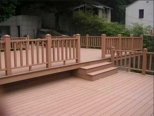 Gemakkelijk te monteren Custom Logo WPC Composite Fencing Trellis Mesh