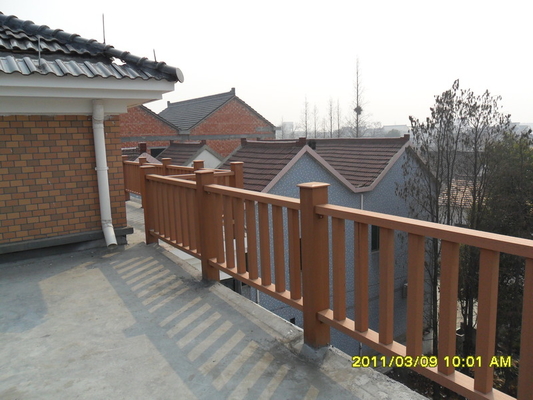 Gemakkelijk te monteren Custom Logo WPC Composite Fencing Trellis Mesh